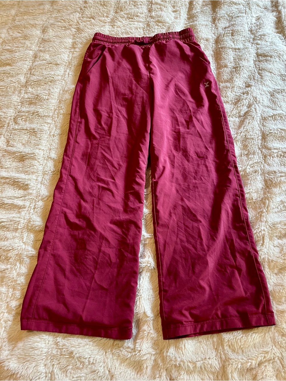 Xersion Wide-Leg Jogger Pants in Deep Rose/Burgundy Girls’ Size Small (7/8)